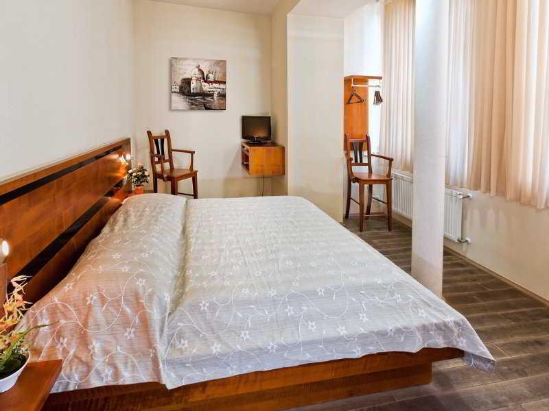 Oasis 4* Prague